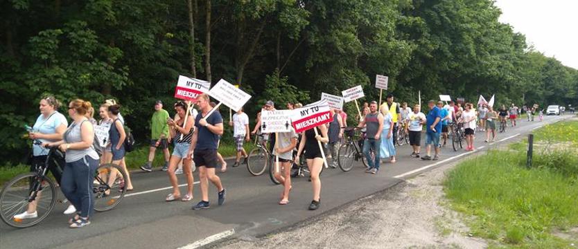 Piątkowa blokada w Załomiu. Mieszkańcy walczą o bezpieczeństwo