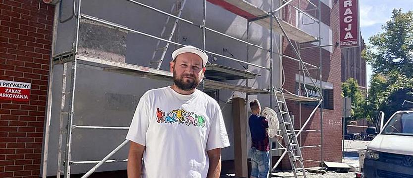 Stargard uczci pamięć Ryszarda Manny. Kreda pracuje nad muralem