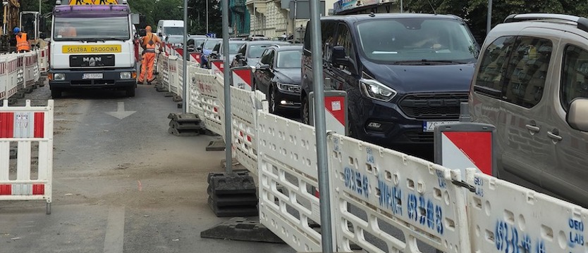 Ulicą Matejki znowu dwoma pasami. Uciążliwości będzie mniej