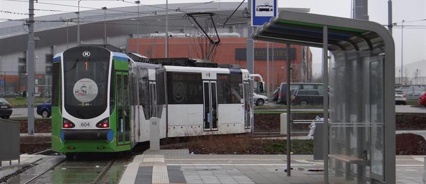 Zimne i brudne tramwaje.To ma być zachęta...?