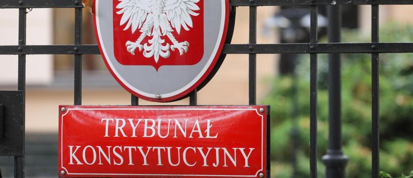 Trybunał Konstytucyjny: przepis dot. przechodzących na emerytury w czerwcu - niekonstytucyjny