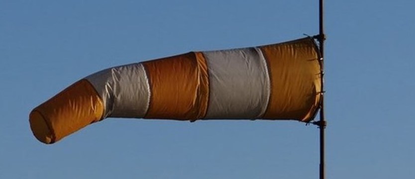 Ostrzeżenie meteorologiczne. W piątek może silnie wiać