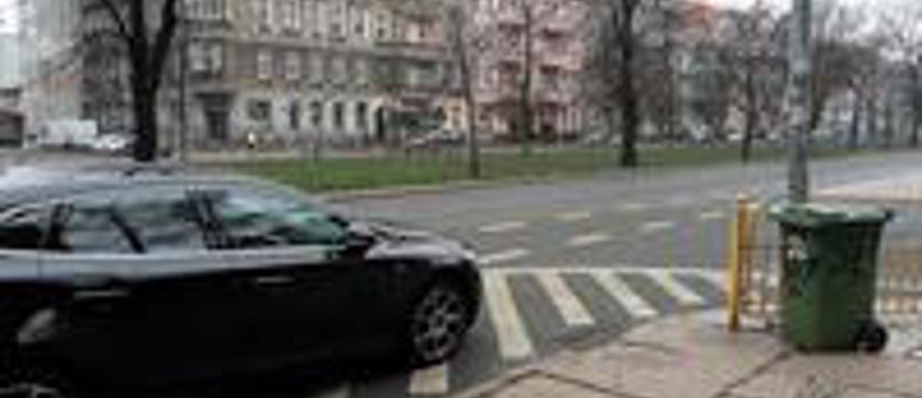 Się parkuje w martwym polu