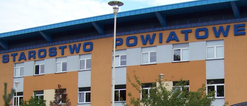 W powiecie polickim budżet z reklamą