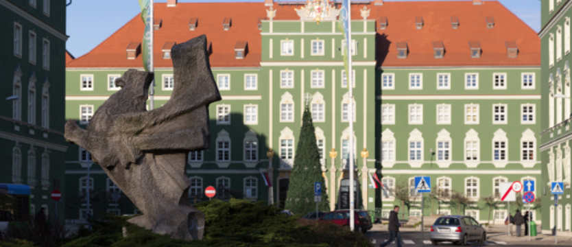 Dziś urząd pracuje dłużej