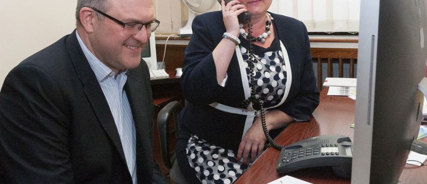 GORĄCA LINIA. Jak się starać o bon opiekuńczy?