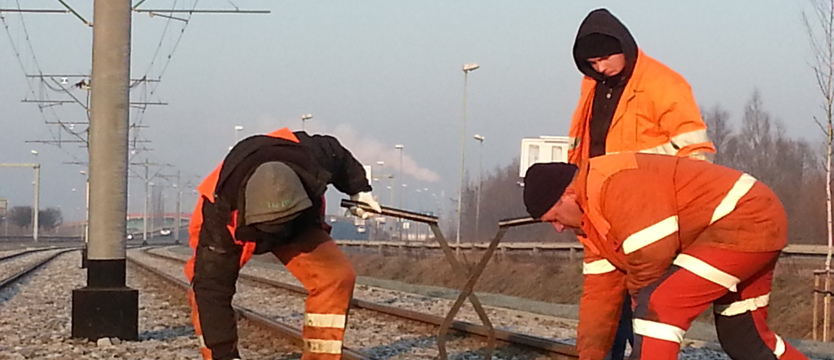 Wymieniają tory na Eskadrowej