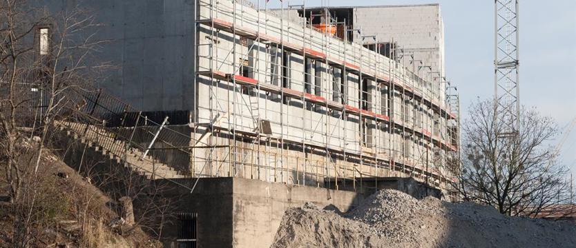 Kolejny rodzinny hotel - „Vulcan" na schronie