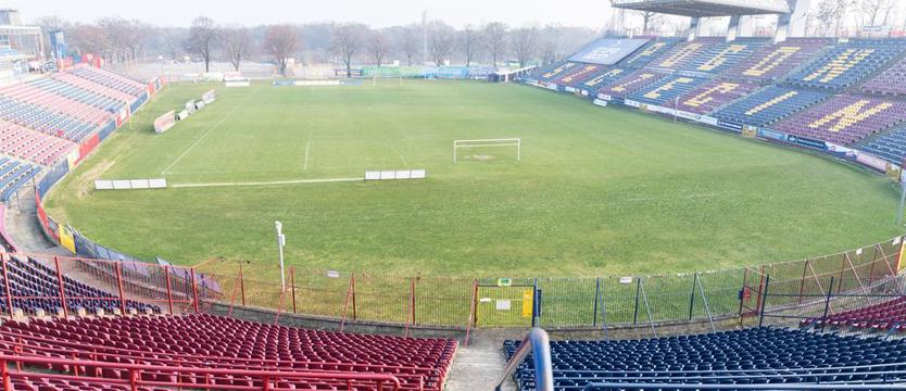 Piłka nożna. Temat stadionu zdjęty z sesji obrad