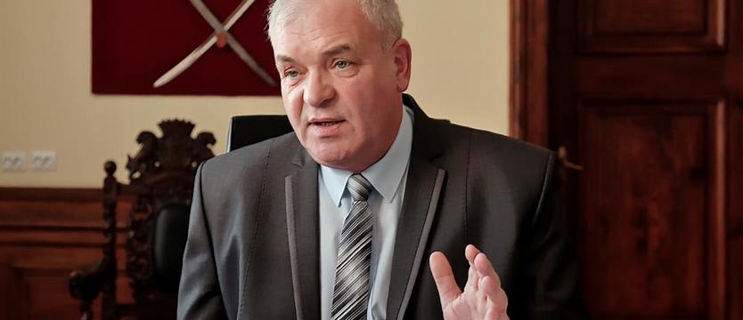 Parabanki nie dla samorządów?