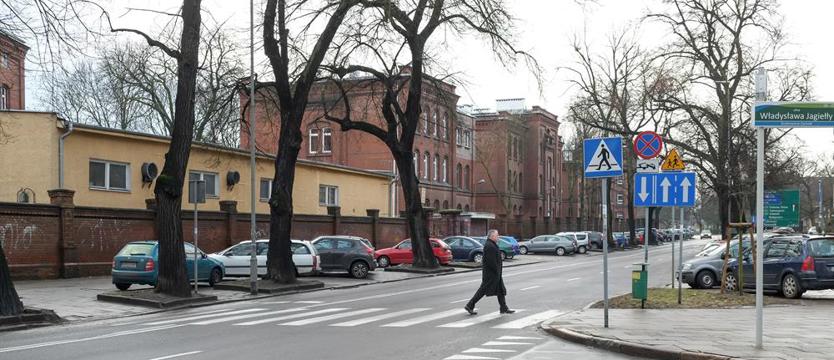 Bądź czujny na pasach