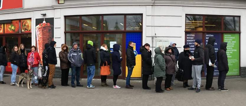 W kolejce po pączki
