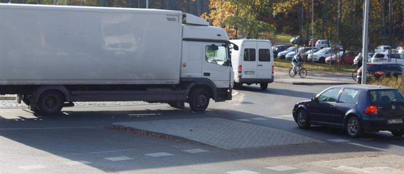 Petycja w sprawie ruchu przy rondzie Knappa. Cierpliwość mieszkańców Głębokiego, Pilchowa i Polic się wyczerpała