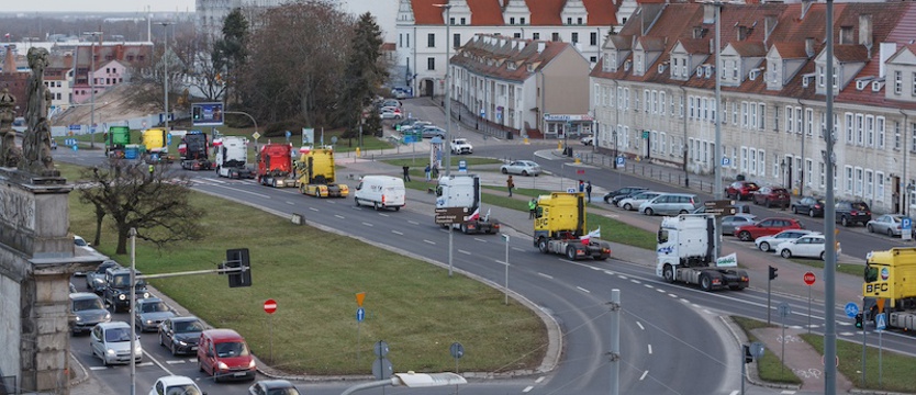 W Szczecinie ruszył protest przewoźników