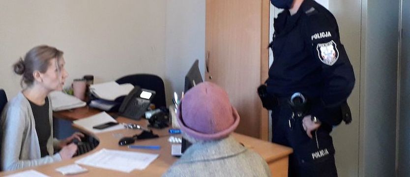 83-letnia kobieta rysowała karoserie aut na terenie szczecińskiego Śródmieścia