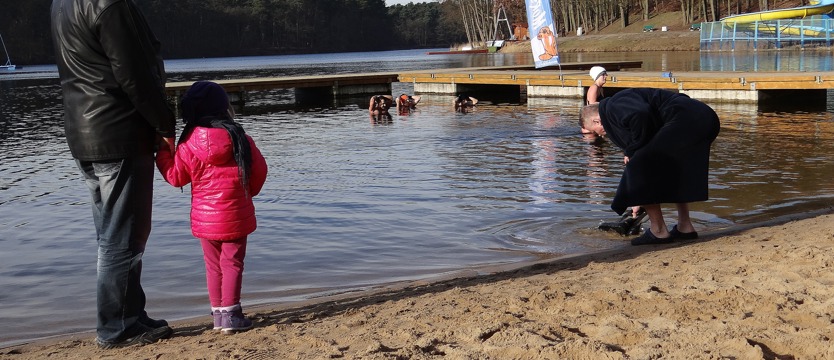 Niewybuch na dzikiej plaży