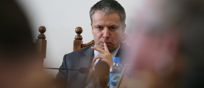 Obcięli burmistrzowi o połowę