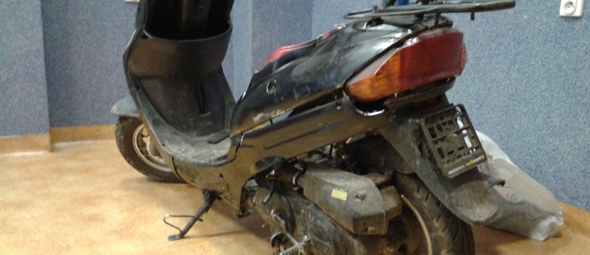 Kradziony motorower, kradzione tablice...