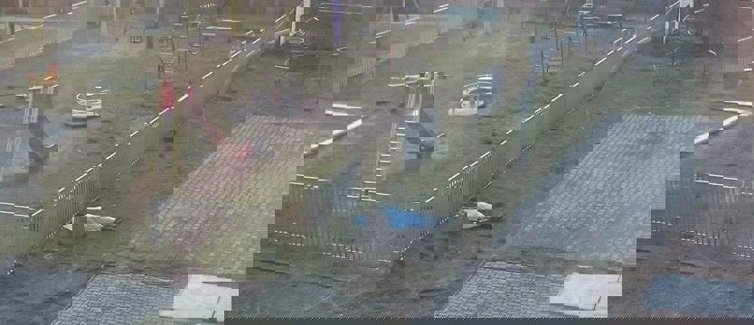 Zwłoki na placu zabaw