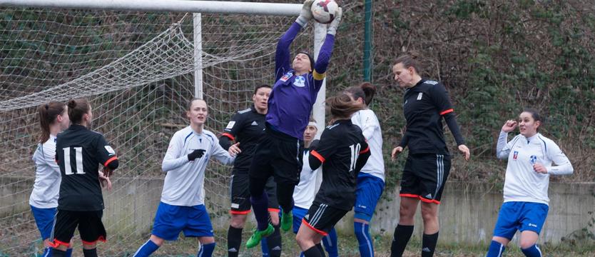 Piłka nożna. Olimpia wygrała na inaugurację