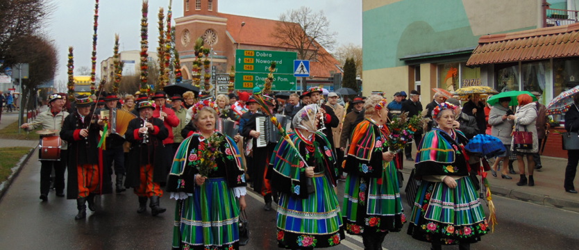 Atrakcyjna Baba Wielkanocna