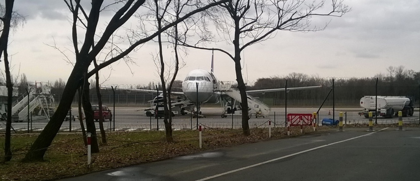 Alarmy na lotniskach w Modlinie i w Warszawie