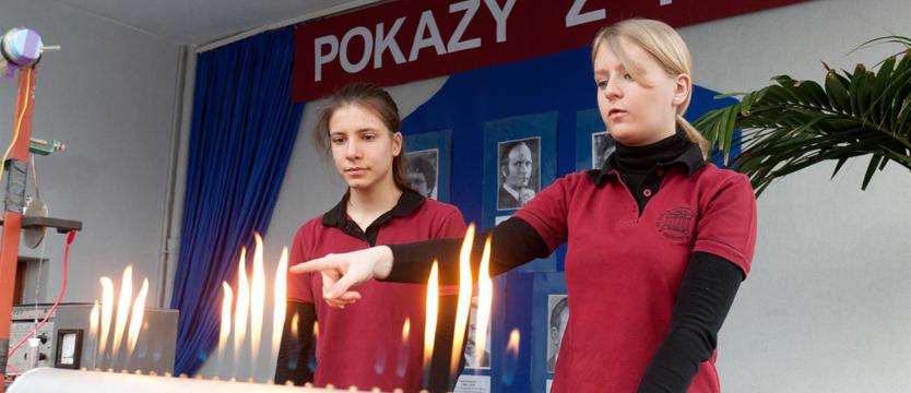 Trzynastka otwiera drzwi