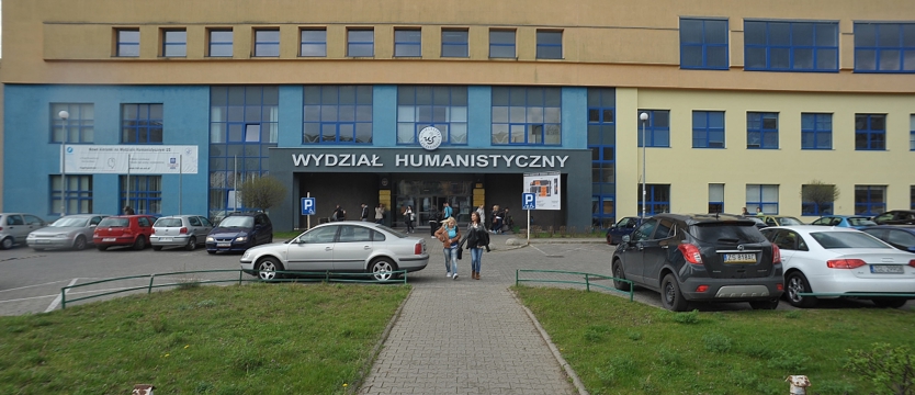 O zmianach i agenturze