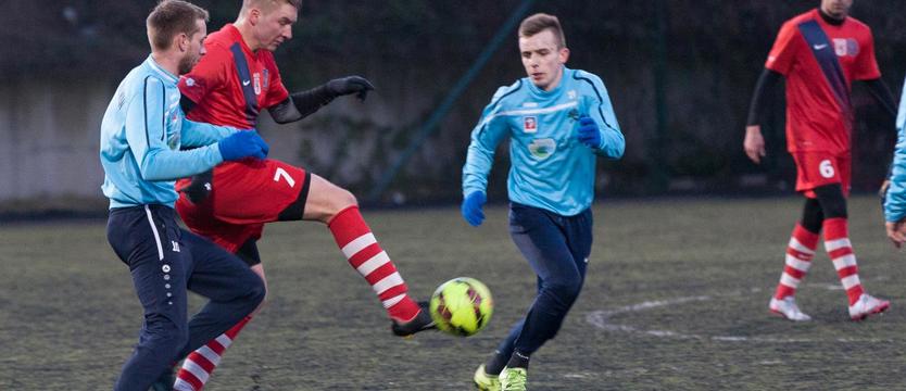 Piłkarska sobota w regionie. Derby w Skolwinie na remis