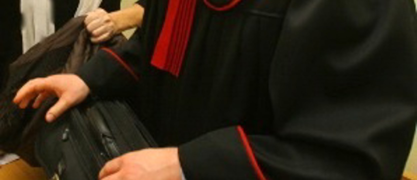 Były komornik z zarzutami
