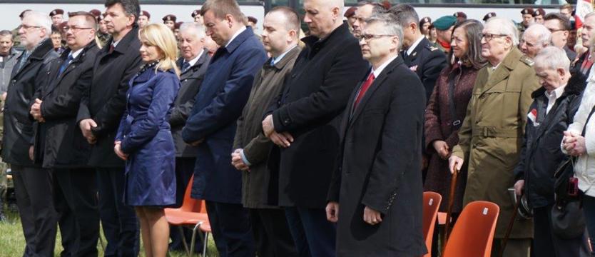 W hołdzie poległym żołnierzom
