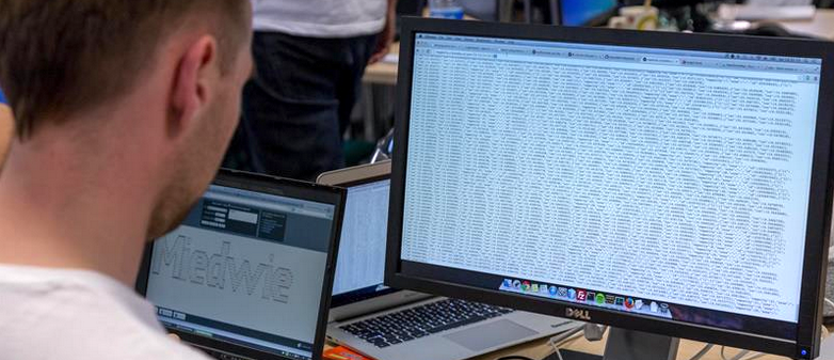 Amerykanie prowadzą ataki cybernetyczne przeciw IS