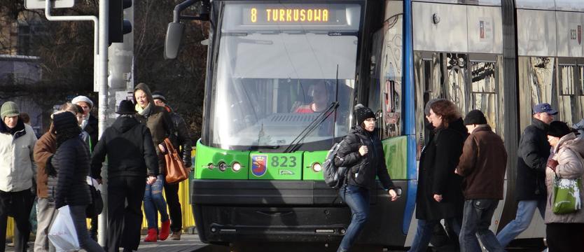 Komunikacja w majówkę