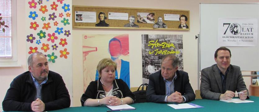 Pobożniak zaprasza absolwentów