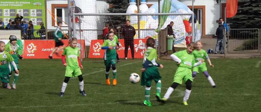 Piłka nożna. Football Academy w finale