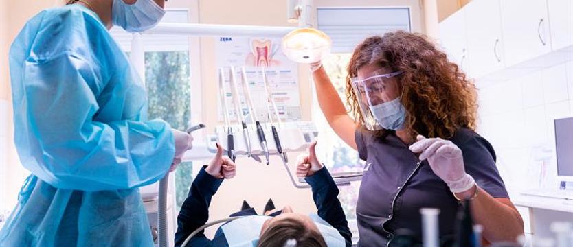 Więcej dla zębów dzieci i kobiet w ciąży