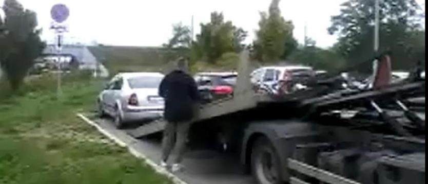 Parking przy ul. Turkusowej. Holowanie z wątpliwościami