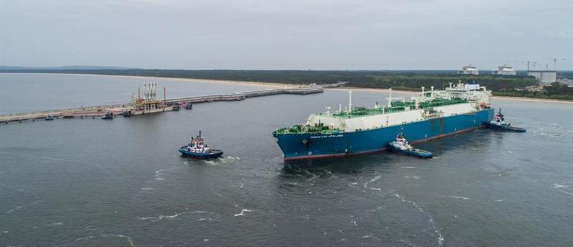 Ładunek LNG dotarł gazowcem wyczarterowanym przez PGNiG. Pierwsza taka dostawa