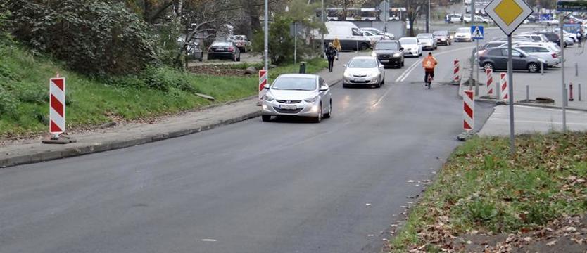 Prace drogowe w Szczecinie. Ofiar Oświęcimia z nową nakładką