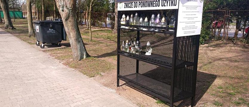 O drugą szansę dla zniczodzielni. Komu przeszkadza pomoc cmentarna?