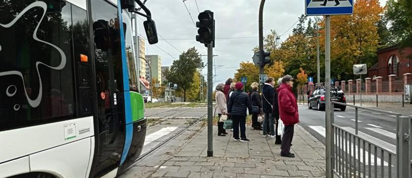 Przed 1 listopada więcej kursów do szczecińskich cmentarzy