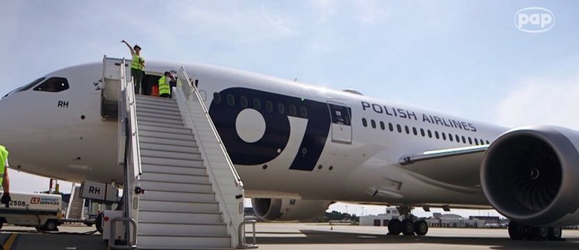 LOT: personel pokładowy pilnie poszukiwany
