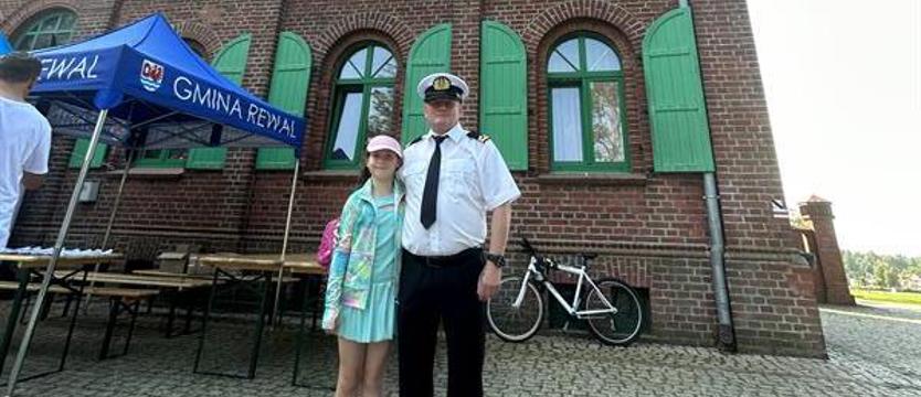Praca w latarni morskiej w Niechorzu. Uśmiechnięty jak latarnik