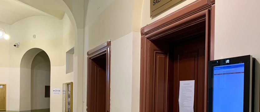 Sąd nie zadbał o bezpieczeństwo. Kara za pendrive’y