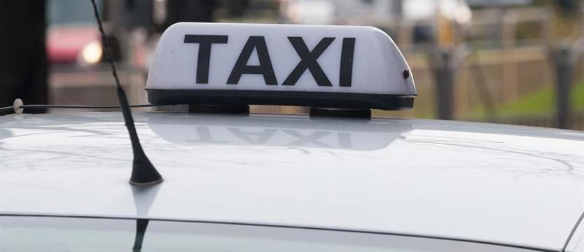 Licencje tracą ważność. Taksówkarze się nie spieszą