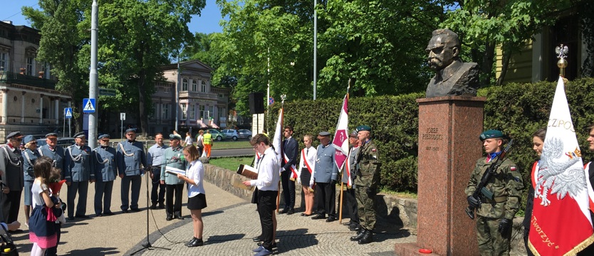 W hołdzie marszałkowi 