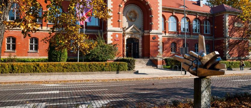 Rektor przeprasza studenta