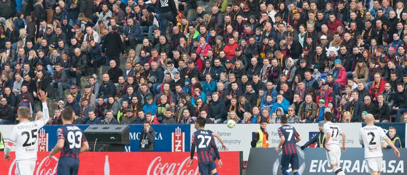 Piłka nożna. Pogoń gra w Warszawie, Legia gotowa na fetę