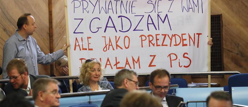 Sesja: nie ma stanowiska w sprawie TK
