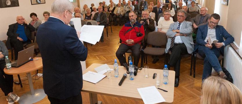 Jak upamiętnić ofiary